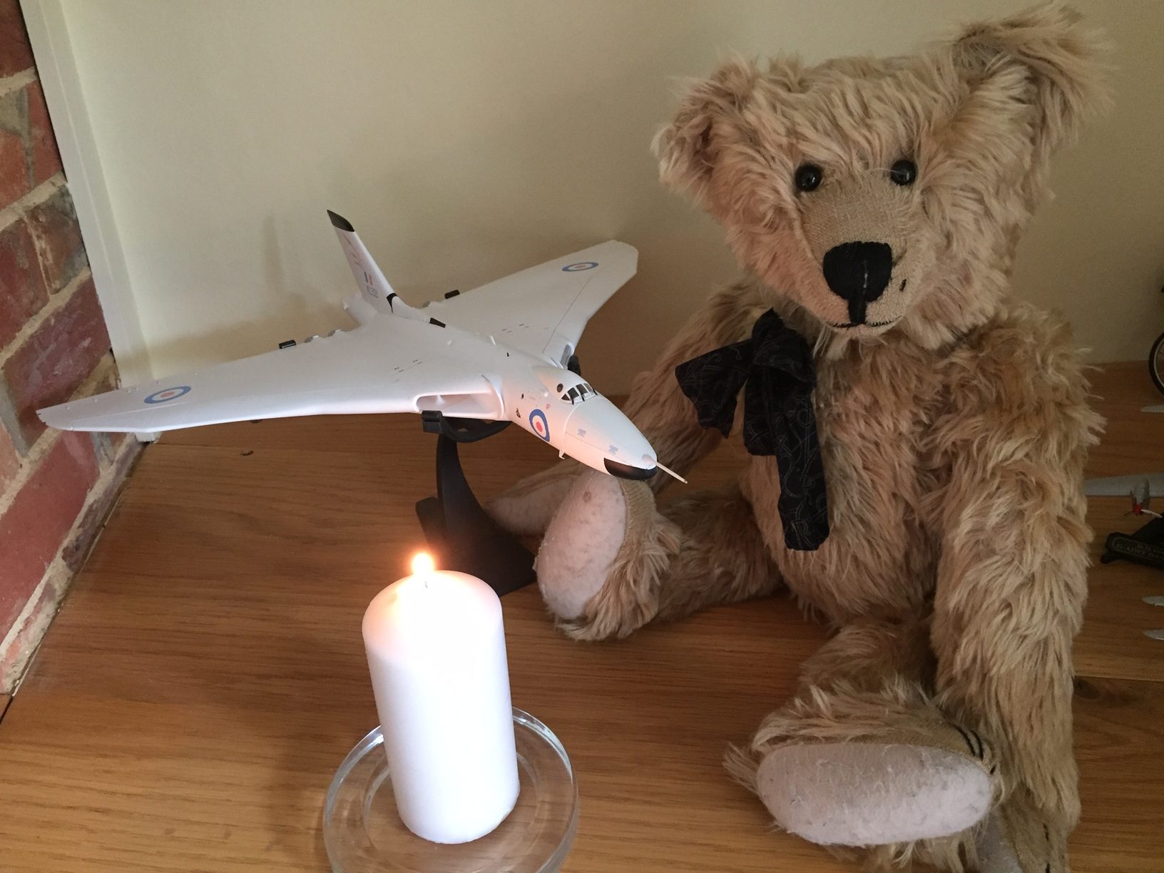 Lighting a Candle for Diddley: In memory of the Vulcan bomber that also ‘died’ in 2015. In the air that is…..