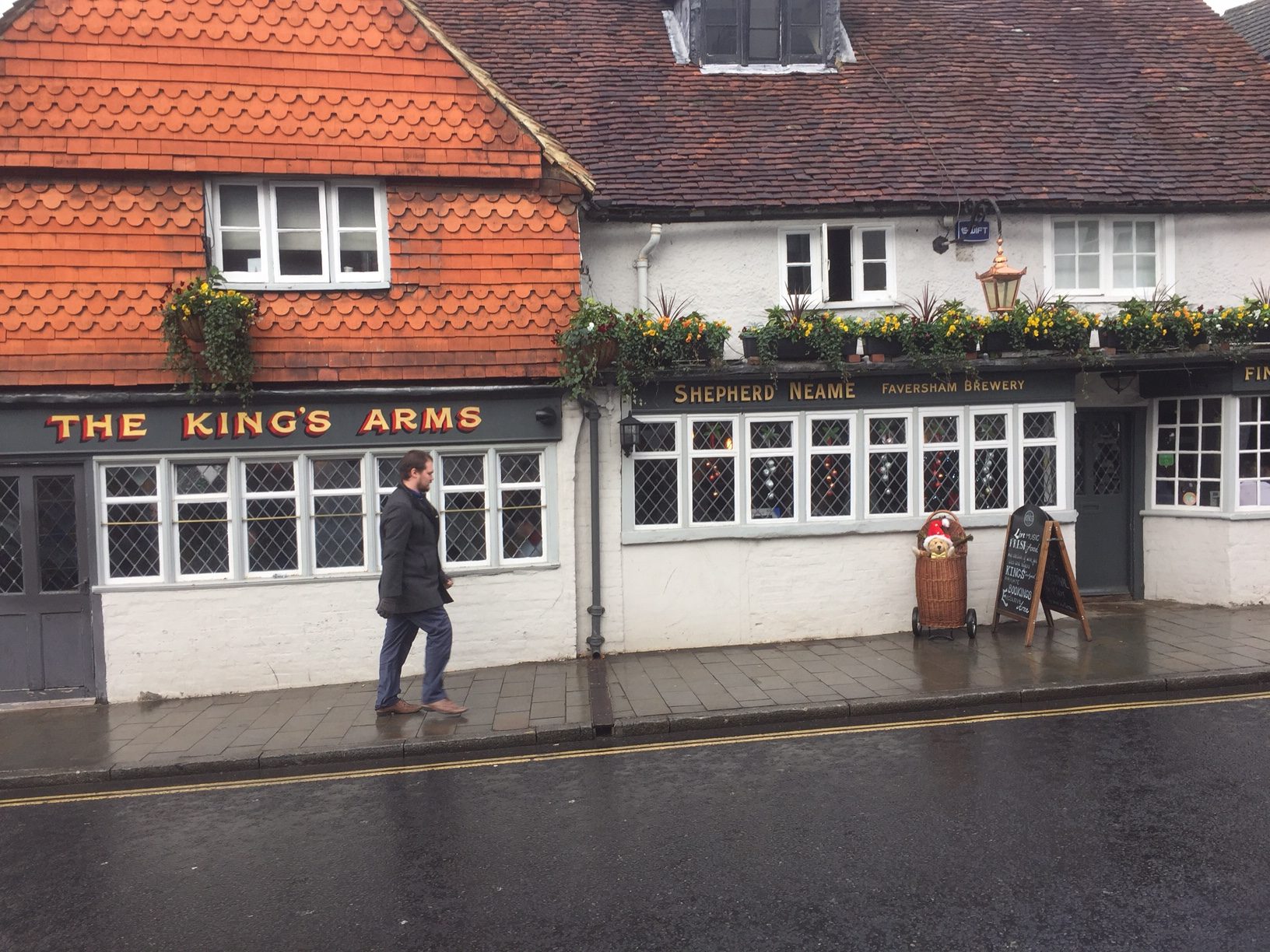 Old Bears - West Street, Dorking. The Kings Arms.