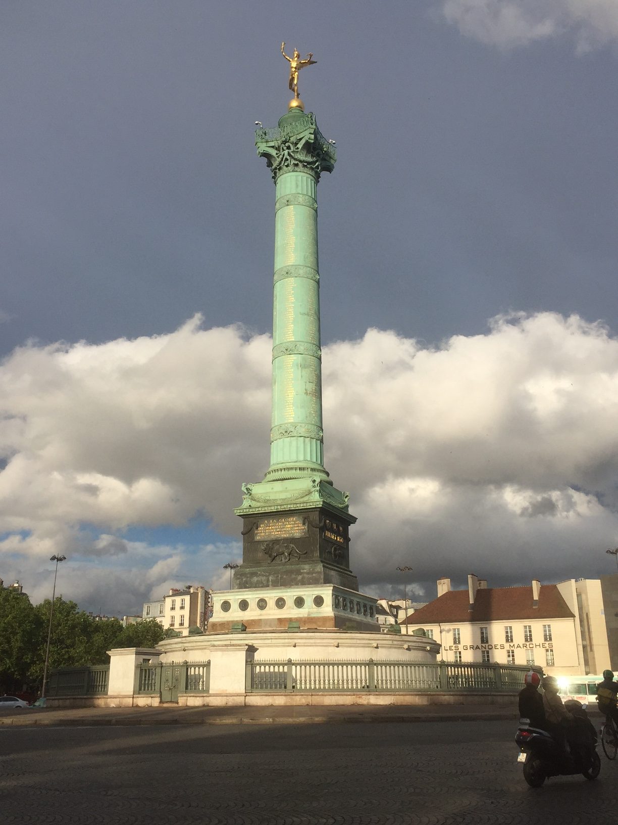 Paris: Bastille Monument.