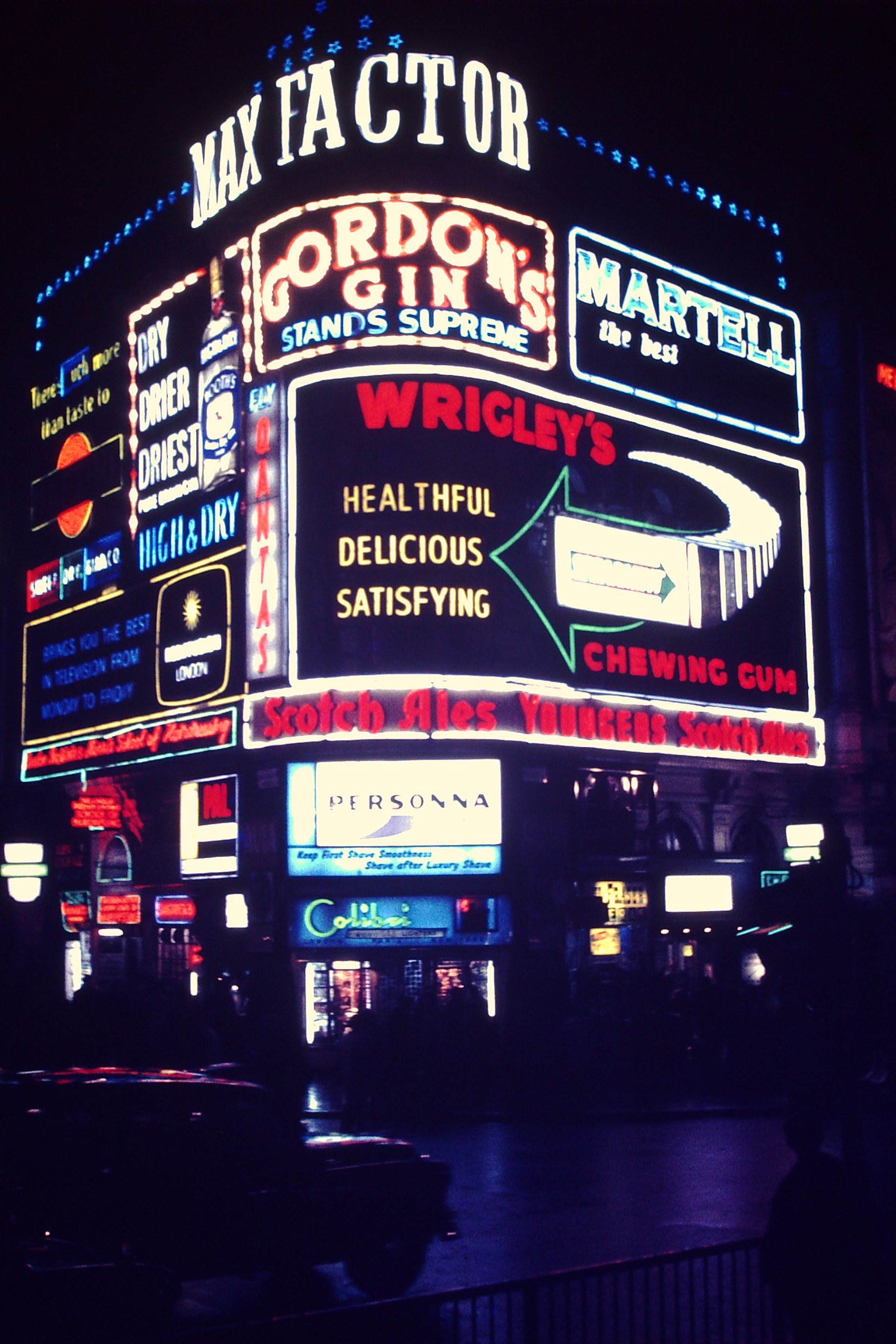 Piccadilly Circus: 1962