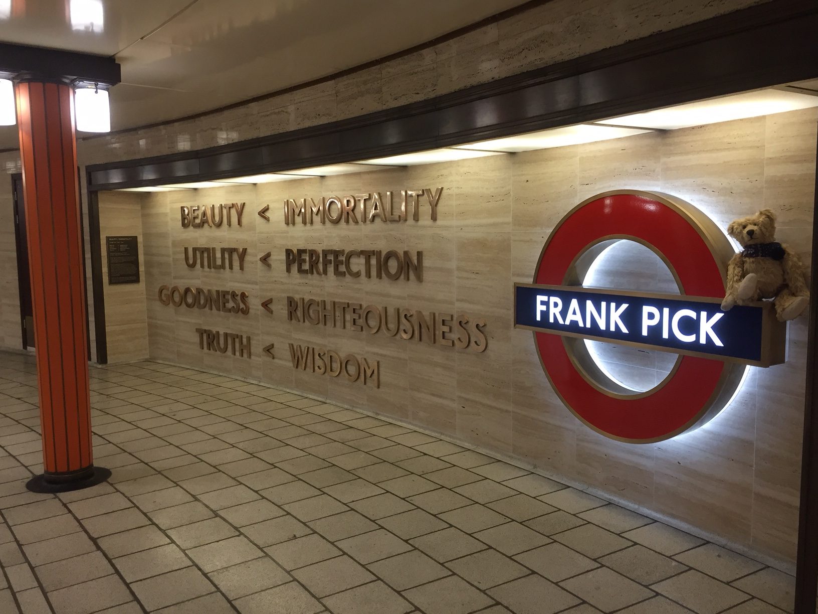 Piccadilly Circus: Frank Pick.