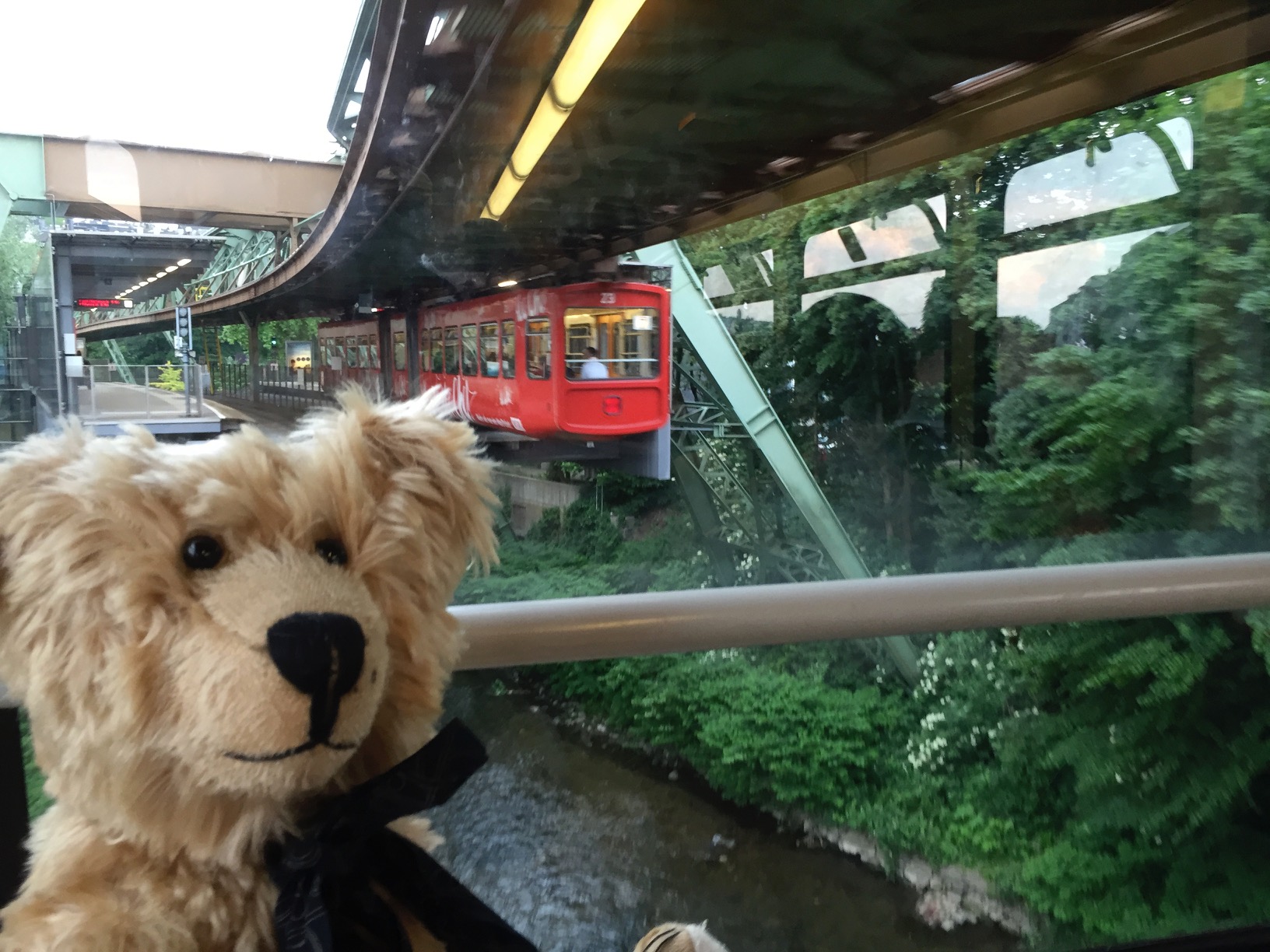 Teddy Bears' Picnic: Wuppertal Schwebebahn... upside down railway!
