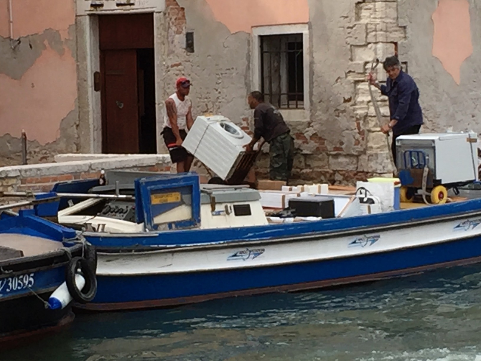 Venice: Delivering a washing machine