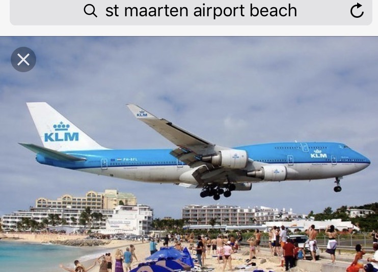 Lammersdorf: St Maarten Airport Beach. Mind your heads!