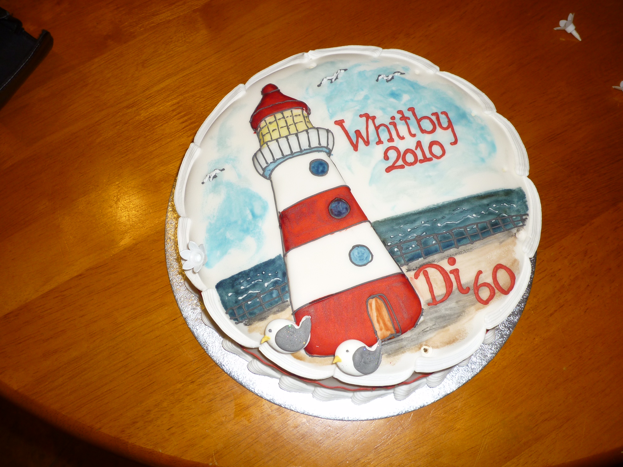 Seaside Holiday: Here is the cake again.