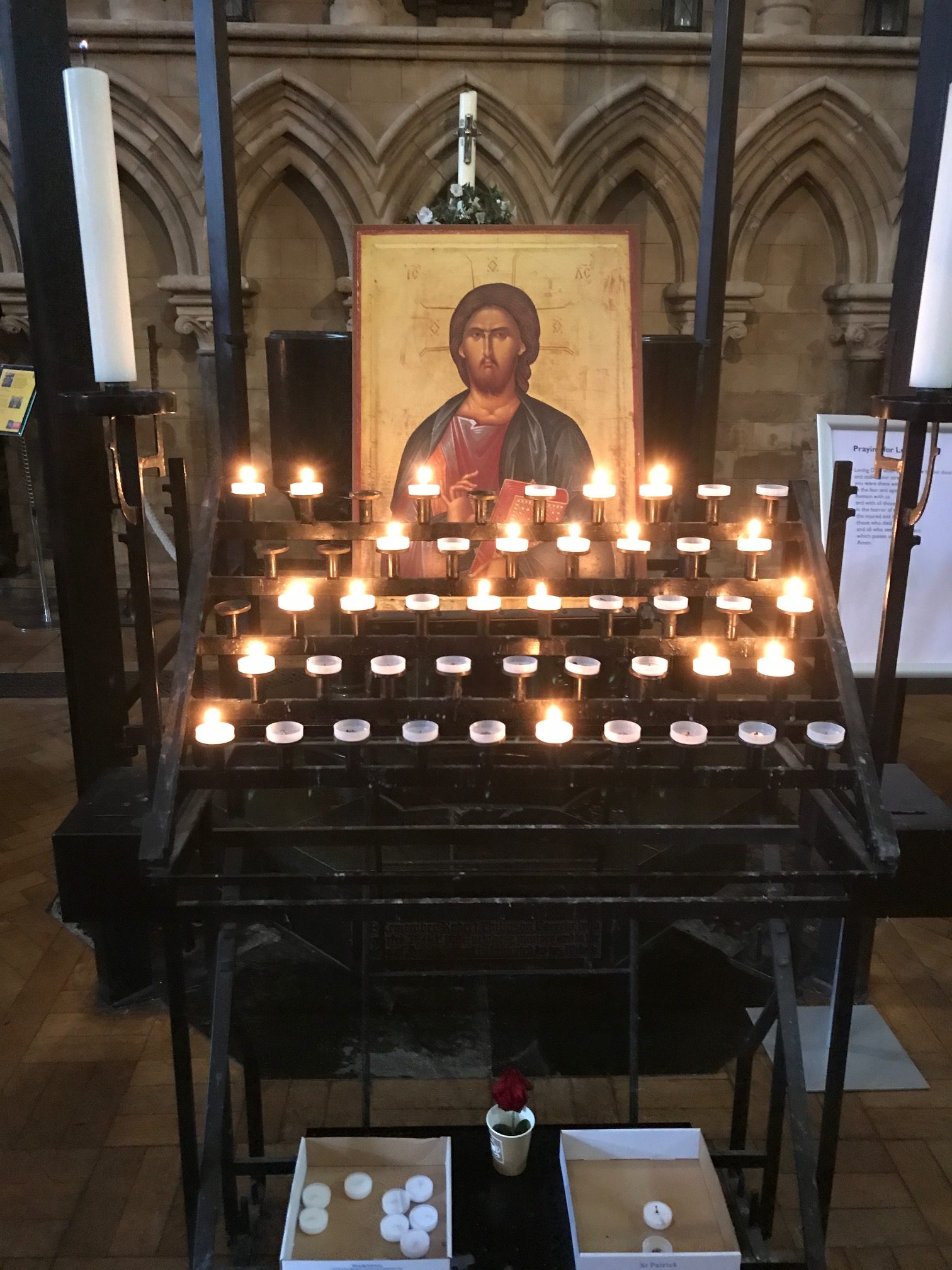 Seaside Holiday: Lighting a Candle for Diddley - Southwark Cathedral London