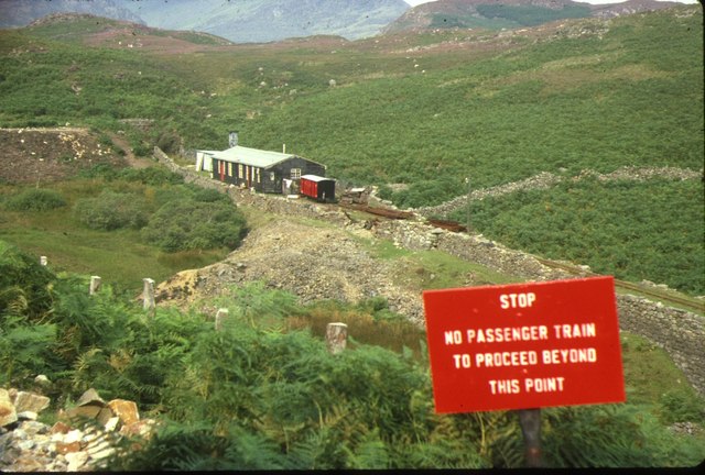 Great Little Trains of Wales: Tunnel Mess.