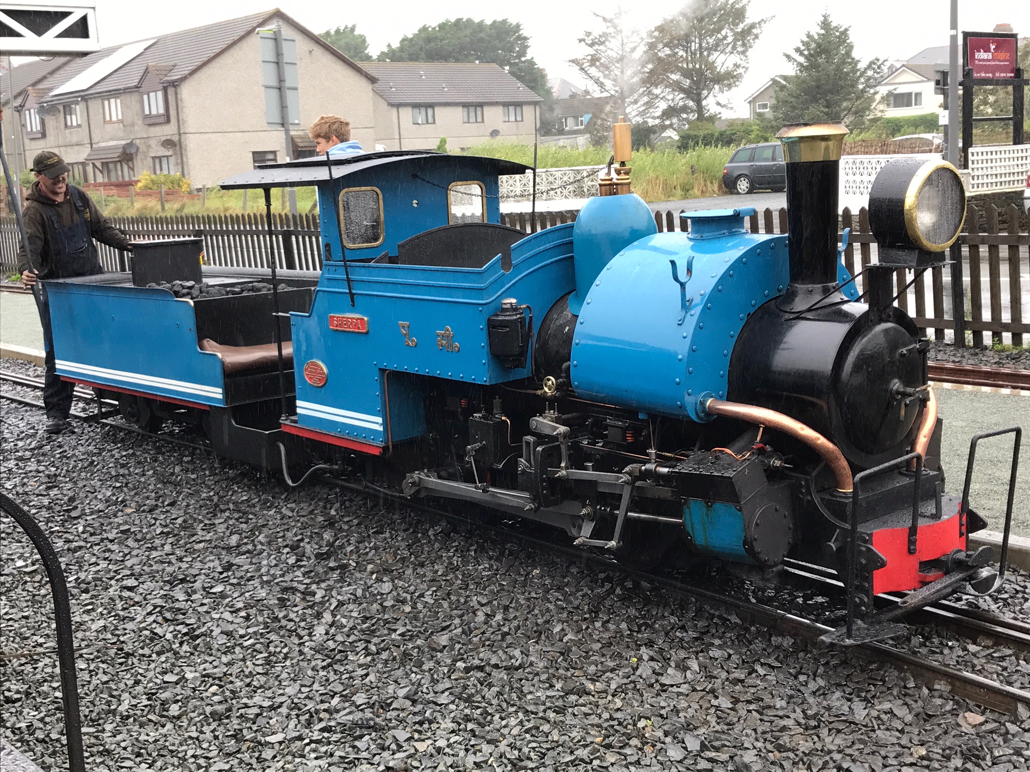 Great Little Trains of Wales: Can you "bump start" a steam locomotive?
