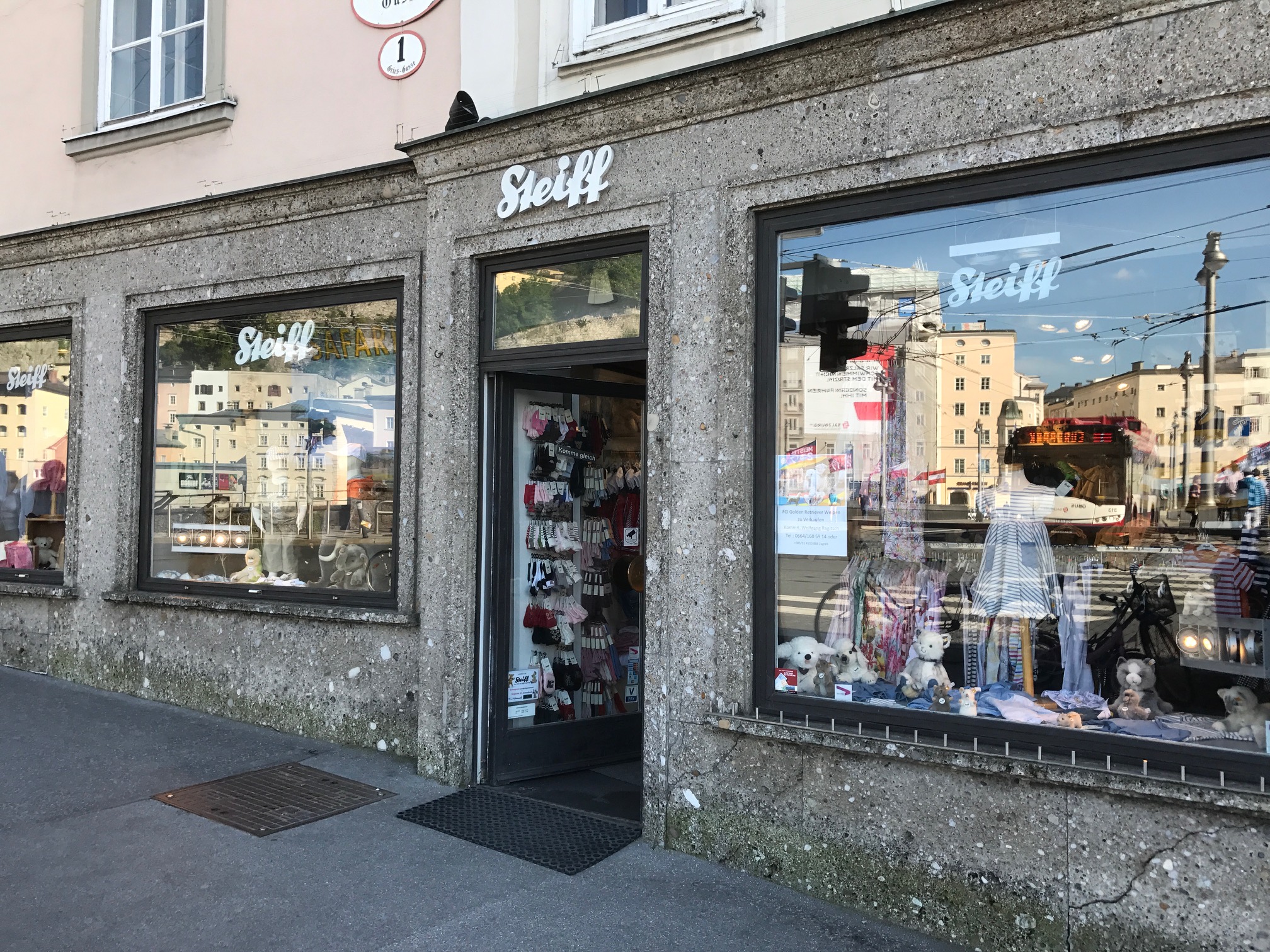 Salzburg: Steiff Shop.