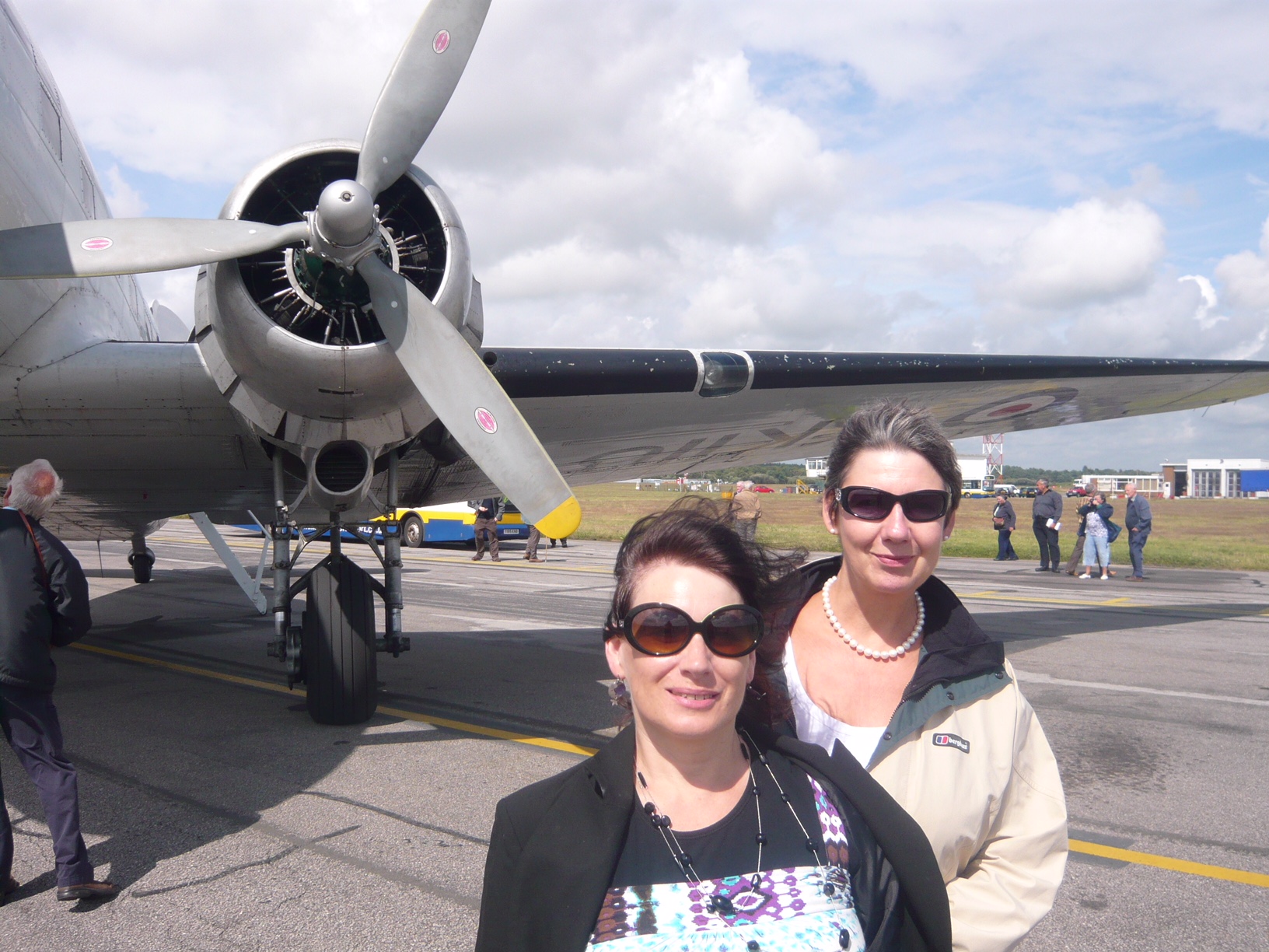 Croydon Airport: Anne and Diddley after the “last Dakota’ flight.