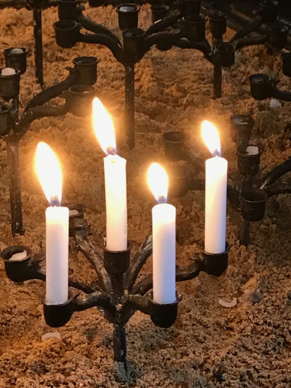 Lighting a Candle to Diddley in Christ Church Spitalfields, Fournier Street