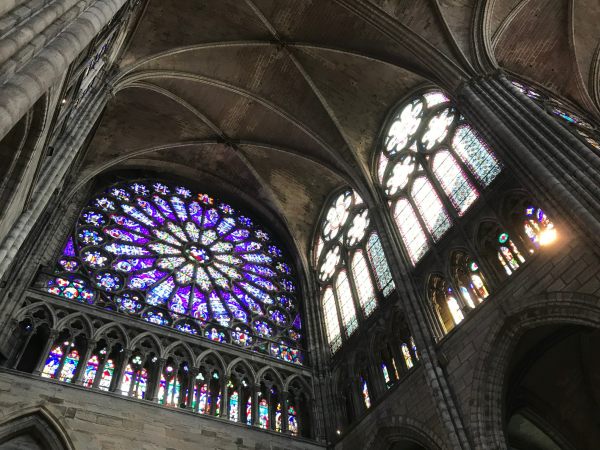 Ooh la la - Lighting a candle for Diddley. St Denis, Paris.