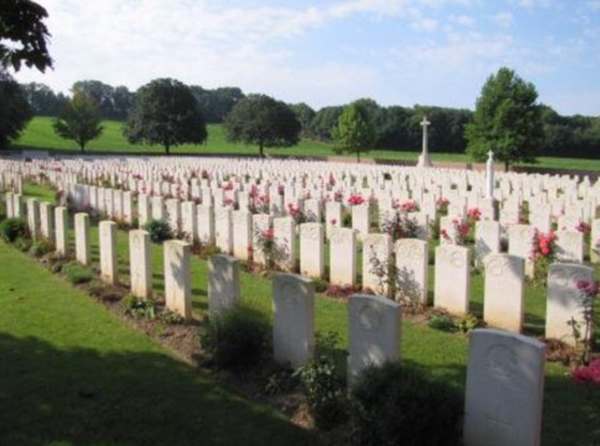 Remembrance Day: Lighting a Candle for Diddley - Heilly Station Cemetery.