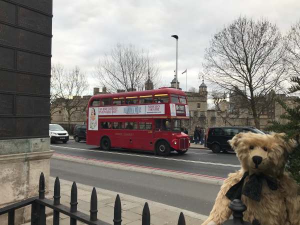 Routemaster: Tower of London - heading back!