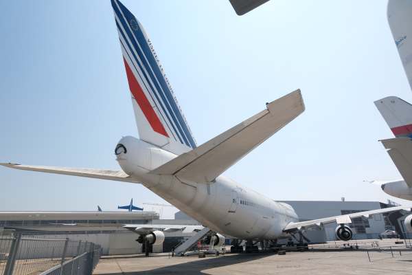 April in Paris: Boeing 747.