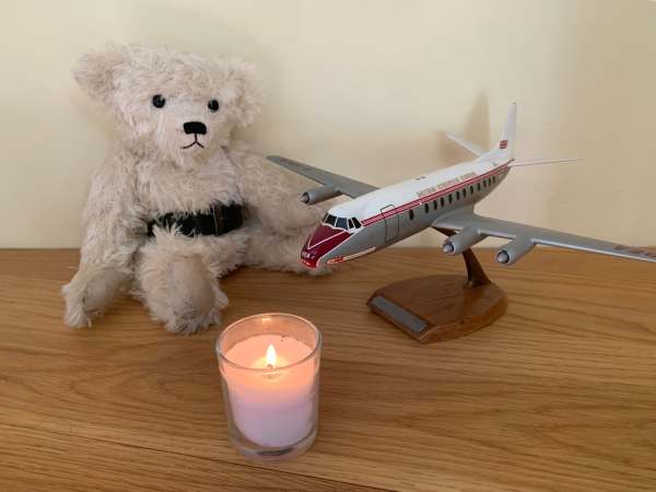 Lighting a Candle for Diddley: The Vickers Viscount. First airliner that Bobby flew in.