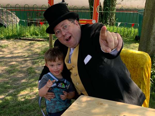 The Fat Controller overwhelms Little Jay.