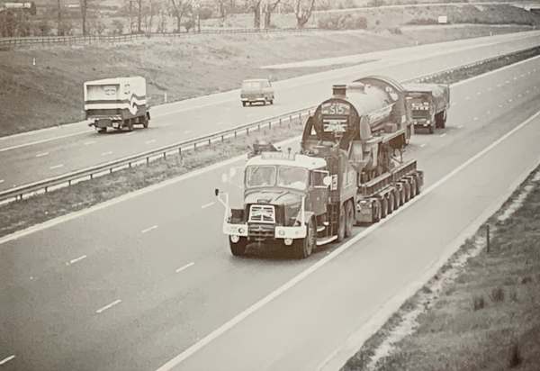 30506 on a low-loader on a very quiet motorway heading to Hampshire.