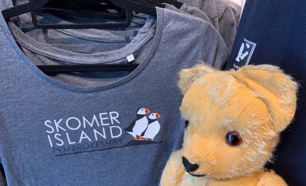 Eamonn and a Skomer Island T-Shirt
