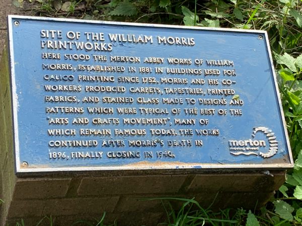 Blue plaque denoting the site of the William Morris Printworks.