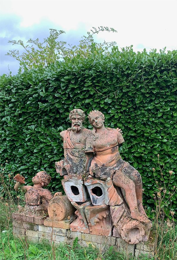 Terracotta love at Dusborough Park.