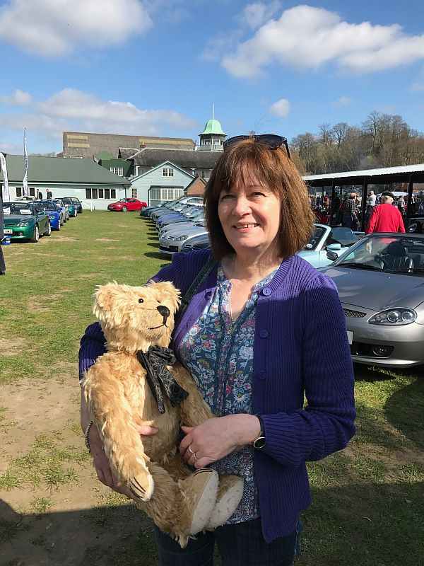 Elizabeth, holding Bertie.