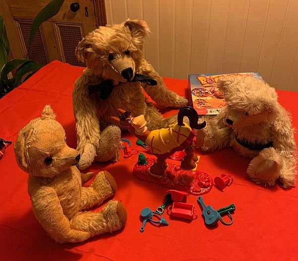 Bertie, Eamonn and Trevor playing Buckaroo with Bobby.