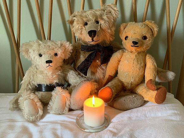 Trevor, Bertie & Eamonn with a candle lit for Diddley.