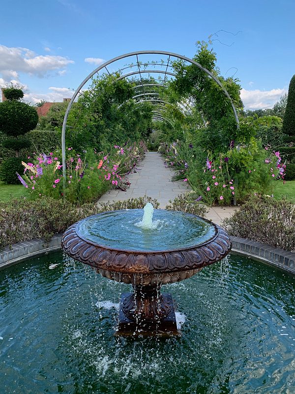 Fountain, Wisley Gardens.