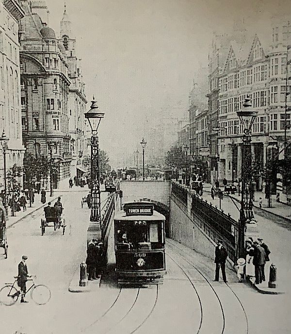 Kinsgway Tram Tunnel shortly after opening in 1906.