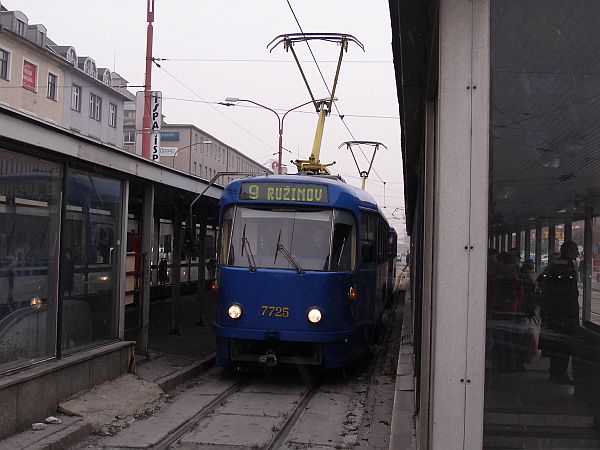 Bratislavian tram 7725.