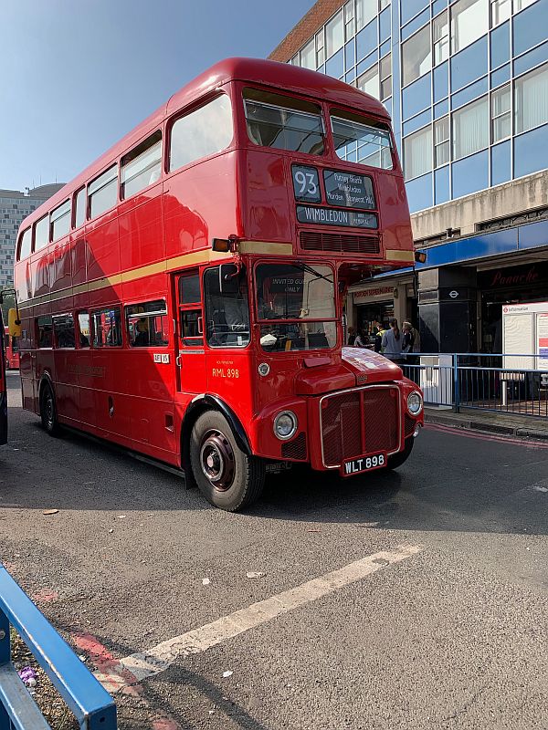 Routemaster RML 898. WLT 898.