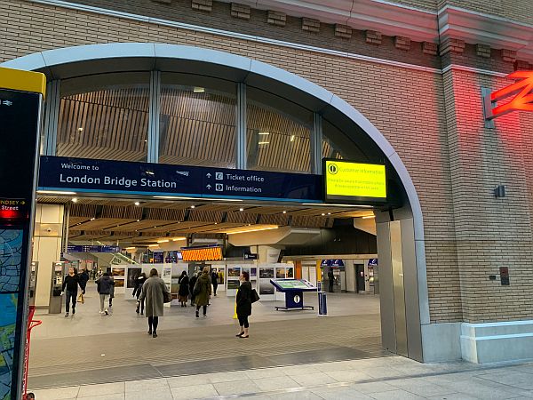 Entrance to London Bridge station.