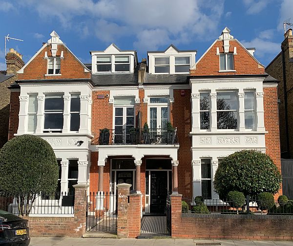 Semi-detatched housses in Stevenage Road.