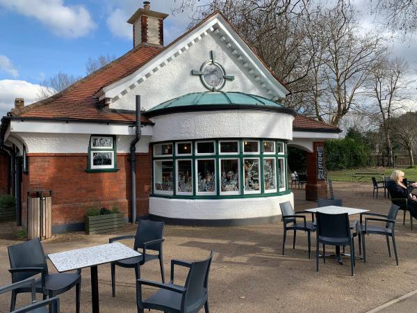 Café in Bishop's Park.