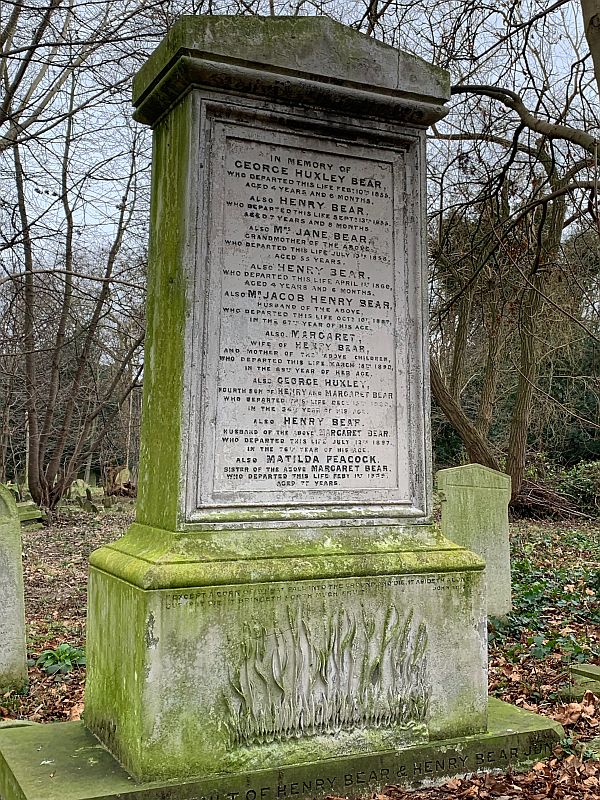 Large memorial stone for a family with the surname "Bear".