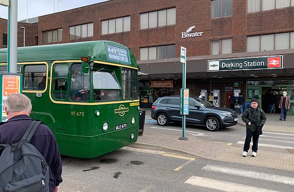 RF 673 (NLE 673) on Route 449 outside Dorking Station.