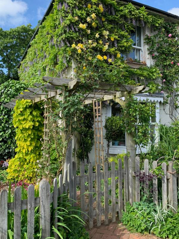 Laurel Cottage, South Holmwood.