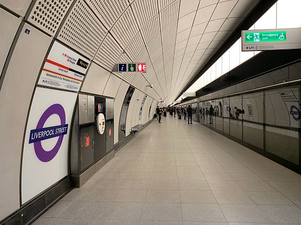 A quiet platform at Liverpool Street on the Elizabeth Line.