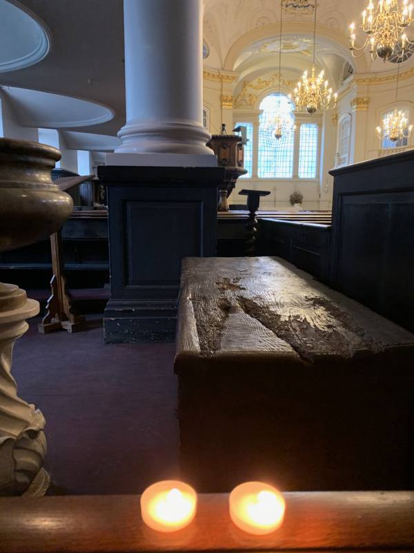 Candles lit for Diddley in St Martin in the Fields Church.