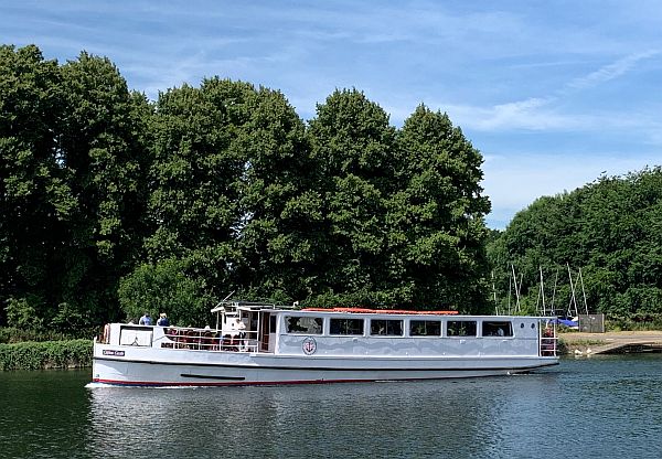 Party hire boat, the Clifton Castle.