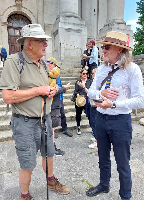 Bobby with Eamonn (left) with the Gentle Author.