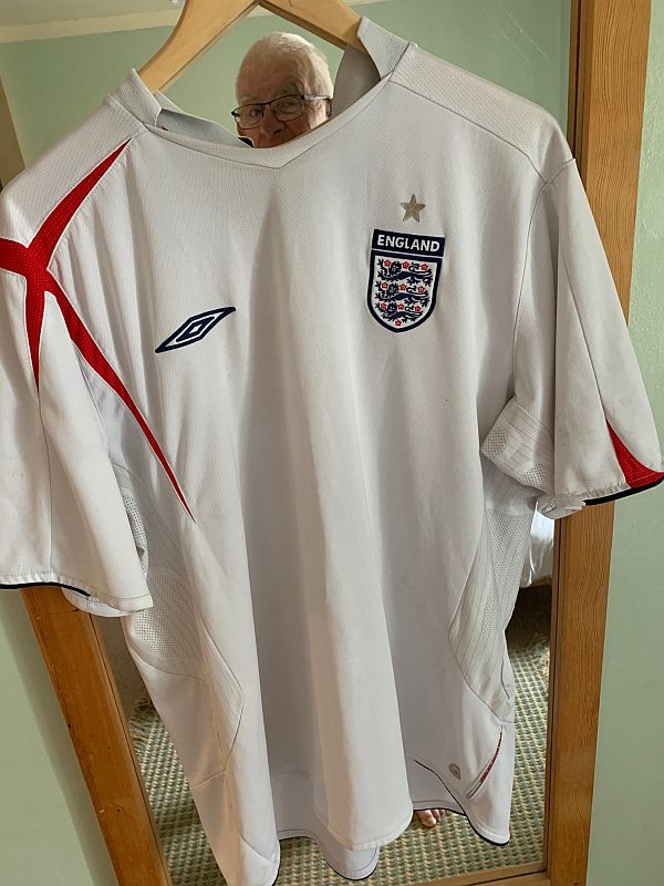 Bobby's 2005 England Shirt.